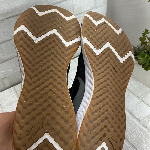 Nike Gray Men's Shoes - Picture 4 of 6